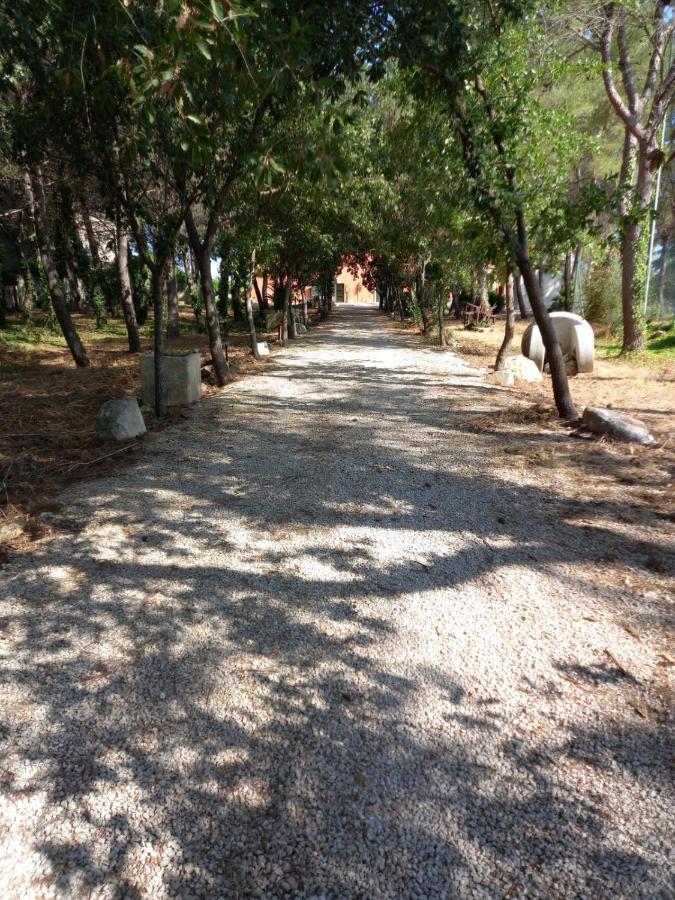 Petra - Country House Monteroni di Lecce Bagian luar foto